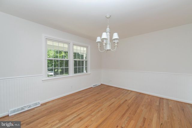 4 MCCLAIN AVE, Medford, NJ 08055