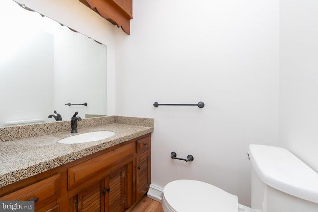 4 MCCLAIN AVE, Medford, NJ 08055