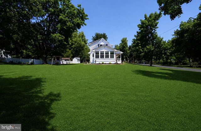 4 MCCLAIN AVE, Medford, NJ 08055