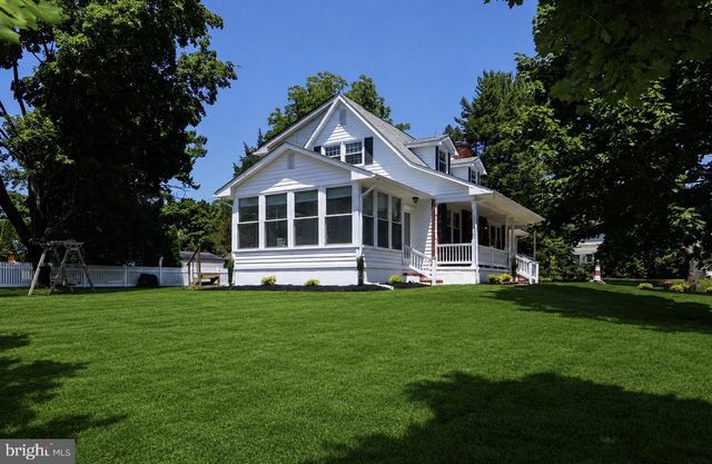 4 MCCLAIN AVE, Medford, NJ 08055