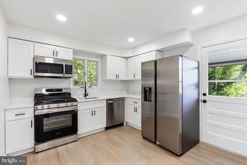 2620 MATTHEWS DR, Parkville, MD 21234