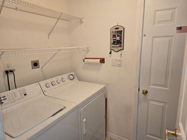 1407 Middle Road 265, Calverton, NY 11933