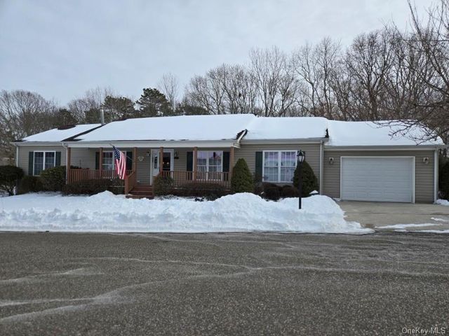 1407 Middle Road 265, Calverton, NY 11933