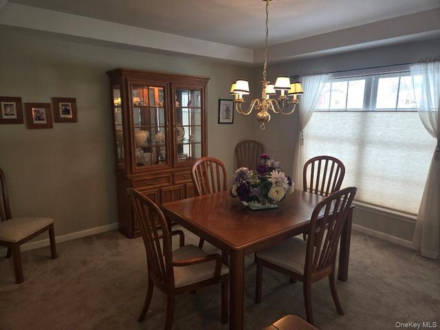 1407 Middle Road 265, Calverton, NY 11933