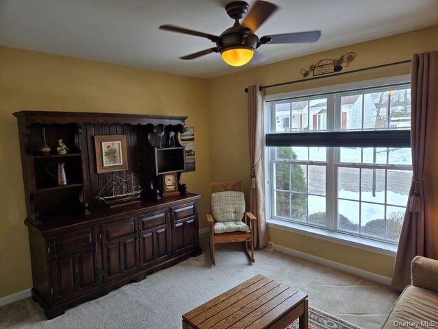 1407 Middle Road 265, Calverton, NY 11933