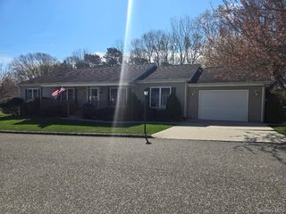 1407 Middle Road 265, Calverton, NY 11933