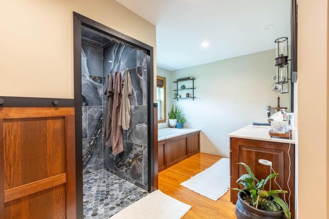 N1682 Washington AVENUE, Lake Geneva, WI 53147