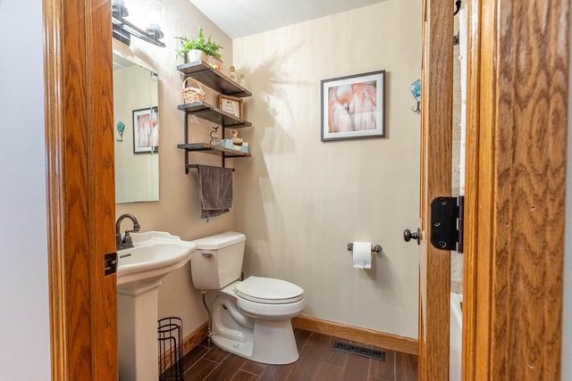 N1682 Washington AVENUE, Lake Geneva, WI 53147