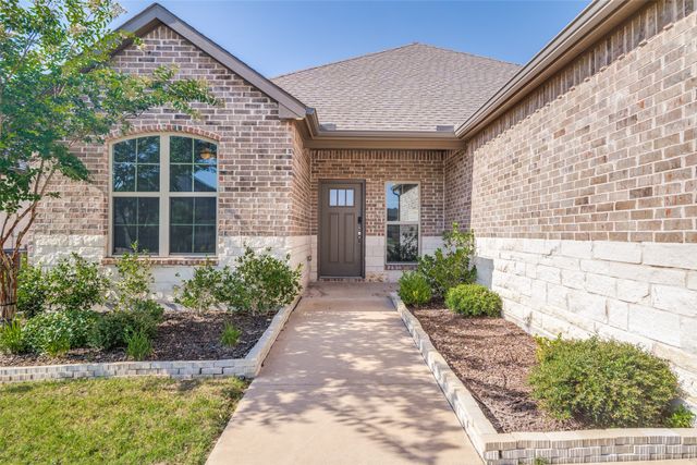 352 Cyprus Grove Drive, Lavon, TX 75166