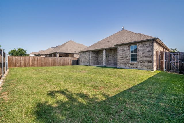 352 Cyprus Grove Drive, Lavon, TX 75166