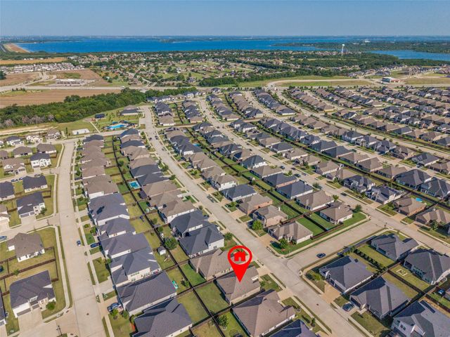 352 Cyprus Grove Drive, Lavon, TX 75166