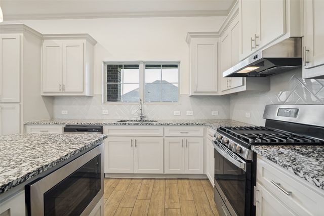352 Cyprus Grove Drive, Lavon, TX 75166