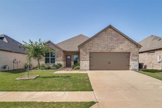 352 Cyprus Grove Drive, Lavon, TX 75166