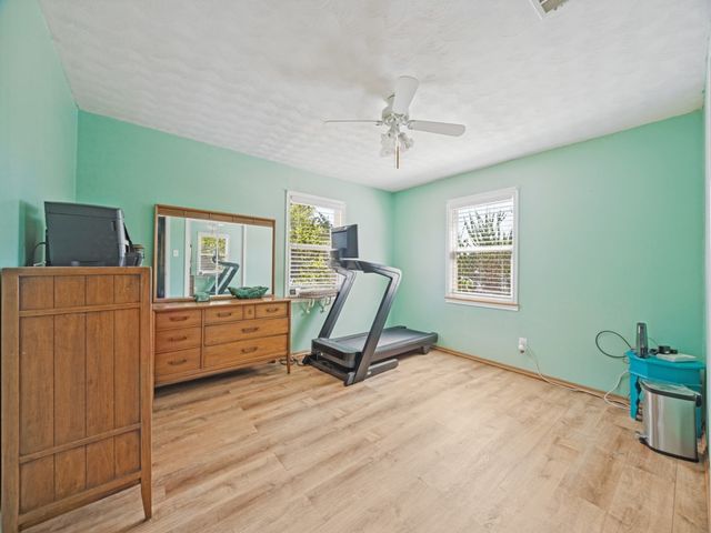 87 Micajah Davis Lane, Denison, TX 75020