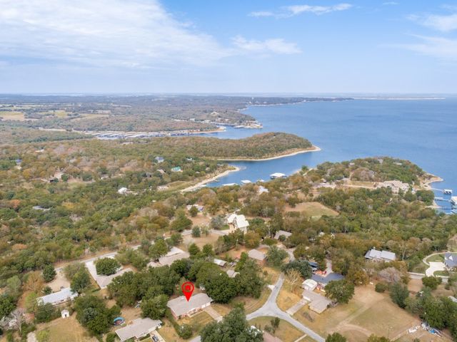 87 Micajah Davis Lane, Denison, TX 75020