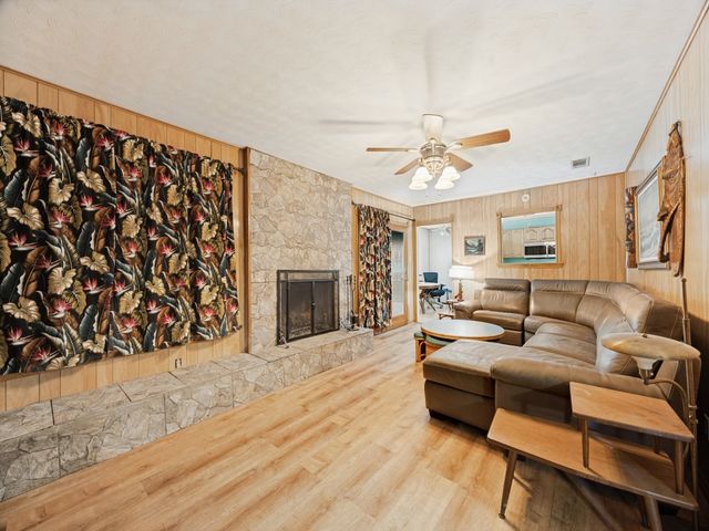 87 Micajah Davis Lane, Denison, TX 75020