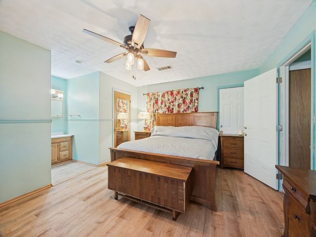 87 Micajah Davis Lane, Denison, TX 75020