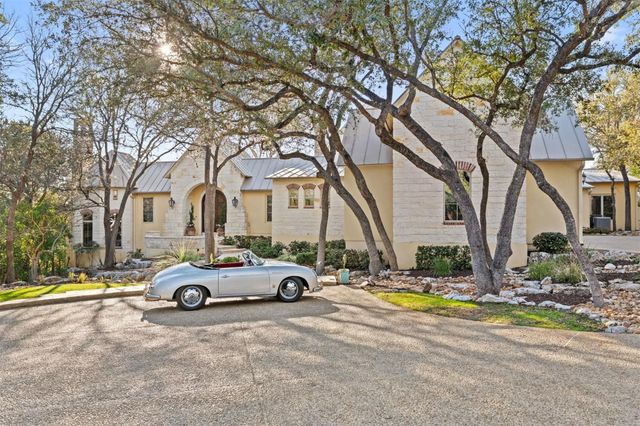 954 Riverforest DR, New Braunfels, TX 78132