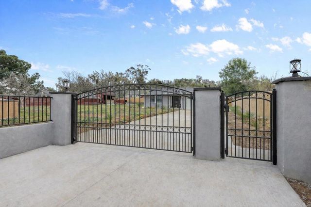 1804 El Cajon Lane, Ramona, CA 92065