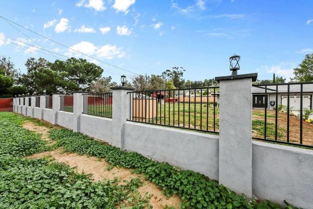 1804 El Cajon Lane, Ramona, CA 92065