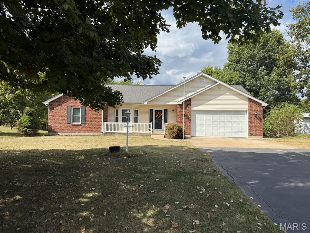 1281 Canepa Road, Festus, MO 63028