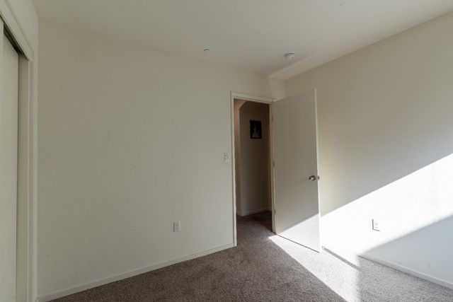 1853 S Kerckhoff Way, Hanford, CA 93230