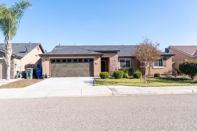 1853 S Kerckhoff Way, Hanford, CA 93230