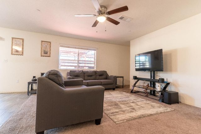 1853 S Kerckhoff Way, Hanford, CA 93230