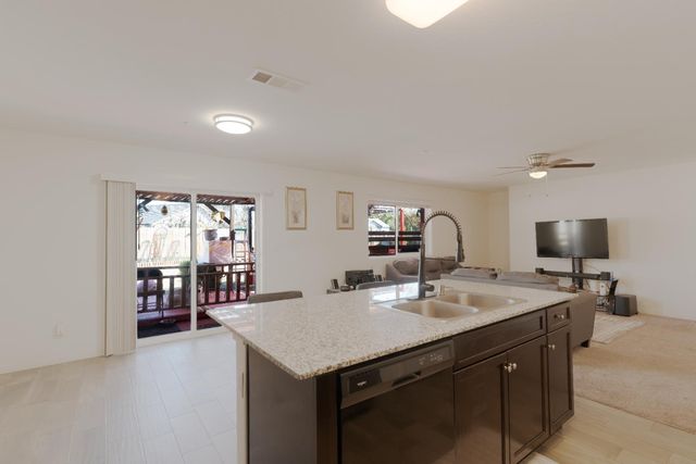 1853 S Kerckhoff Way, Hanford, CA 93230