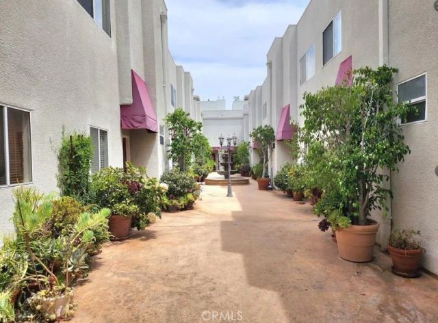 14631 Dickens Street 11, Sherman Oaks, CA 91403