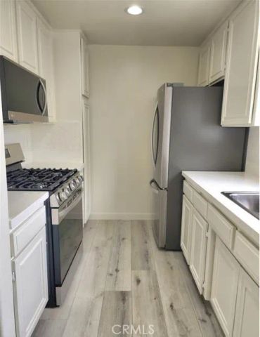 14631 Dickens Street 11, Sherman Oaks, CA 91403