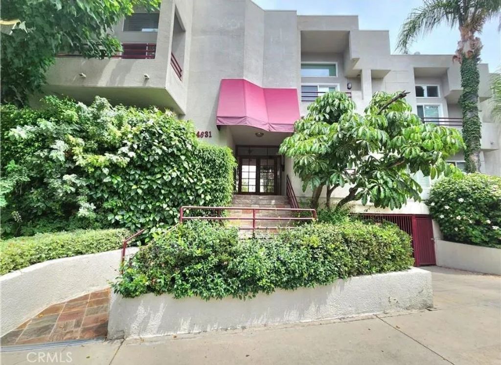 14631 Dickens Street 11, Sherman Oaks, CA 91403