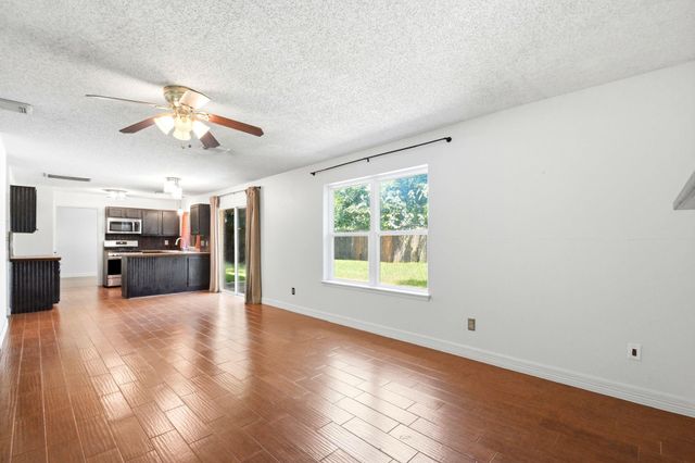5211 Spring Circle Drive, Pearland, TX 77584