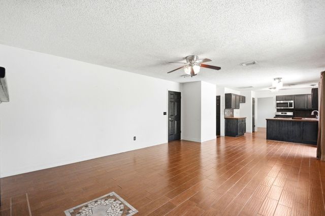 5211 Spring Circle Drive, Pearland, TX 77584