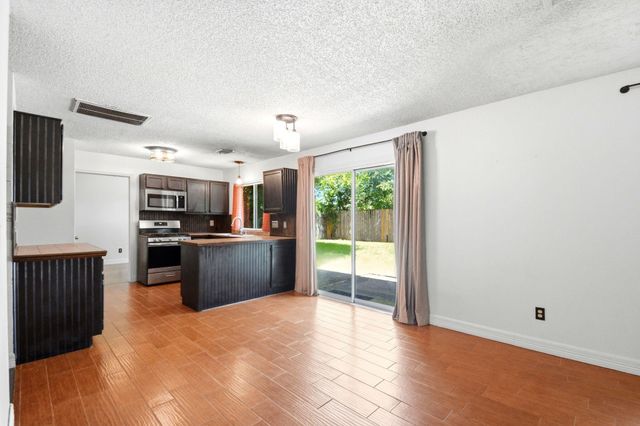 5211 Spring Circle Drive, Pearland, TX 77584