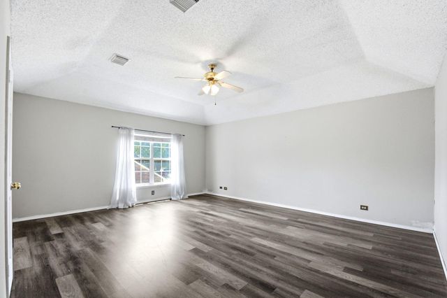 5211 Spring Circle Drive, Pearland, TX 77584