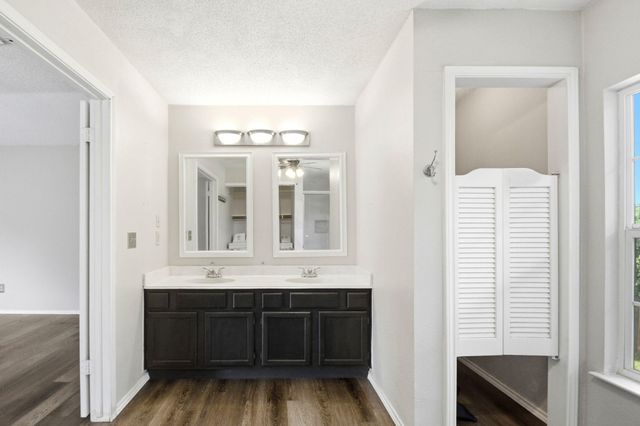 5211 Spring Circle Drive, Pearland, TX 77584
