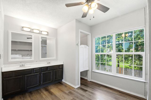 5211 Spring Circle Drive, Pearland, TX 77584