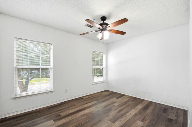 5211 Spring Circle Drive, Pearland, TX 77584
