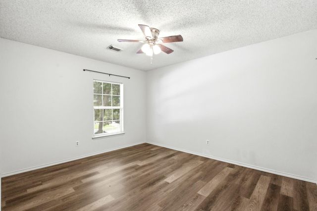 5211 Spring Circle Drive, Pearland, TX 77584