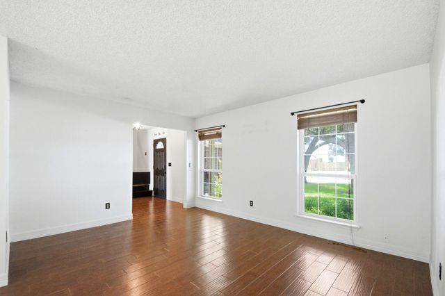 5211 Spring Circle Drive, Pearland, TX 77584