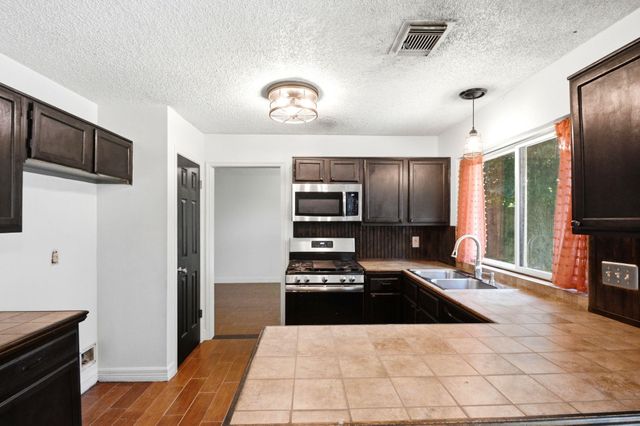 5211 Spring Circle Drive, Pearland, TX 77584