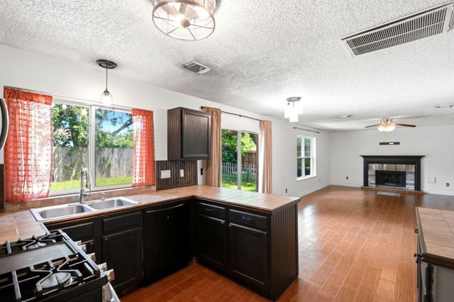 5211 Spring Circle Drive, Pearland, TX 77584