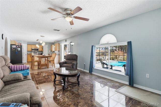 7199 N Gretchen Way, Citrus Springs, FL 34434