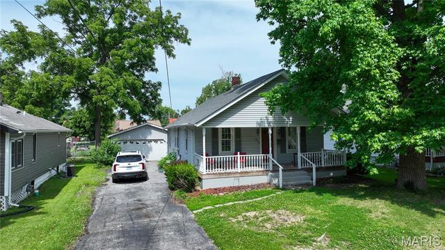 208 Wisconsin Avenue, Alton, IL 62002