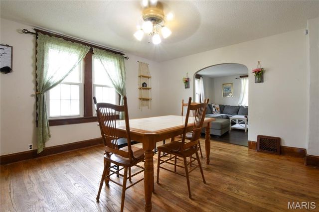 208 Wisconsin Avenue, Alton, IL 62002