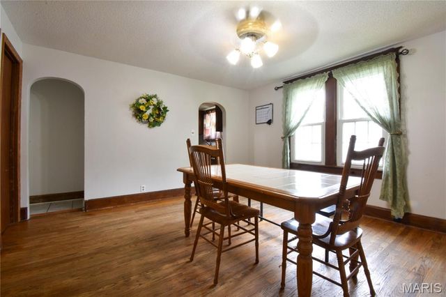 208 Wisconsin Avenue, Alton, IL 62002