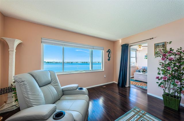 4750 COVE CIRCLE 605, St Petersburg, FL 33708