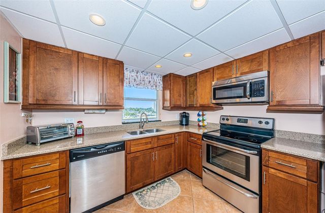 4750 COVE CIRCLE 605, St Petersburg, FL 33708