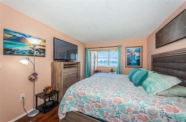 4750 COVE CIRCLE 605, St Petersburg, FL 33708